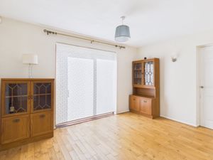 Dining room - click for photo gallery